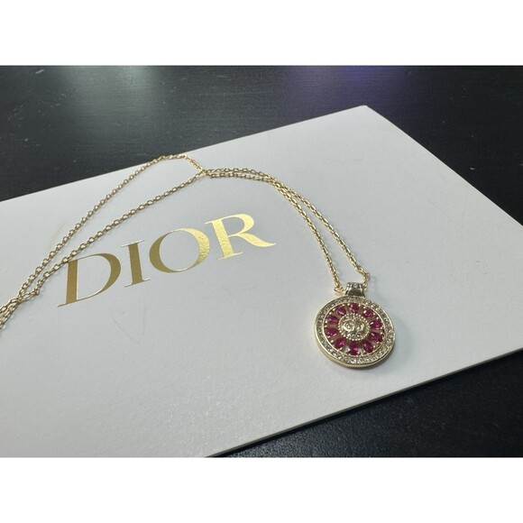 Christian Dior Stamped CD Authentic Magenta Crystals Medallion Necklace Chai - Picture 4 of 16